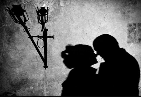 the kiss ... or shadows - white, love, kiss, photography, wp, bw, black, shadow