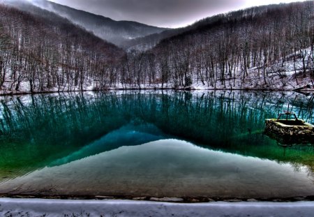 a well in a green lake hdr - lake, forest, mountains, well, hdr, green