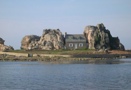 alone - nature, bretagne, france, architecture, rock, house