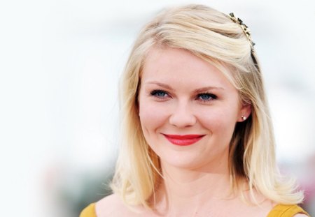 kirsten dunst - beauty, girl, smile, red lips, cute, model