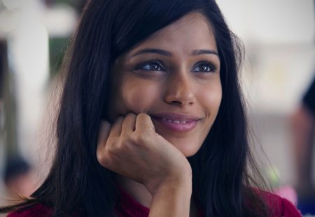 Freida Pinto - freida, actress, female, pinto