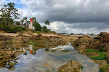 beautiful lighthouse reflected in rocky pool - reflection, lighthose, rocks, pool