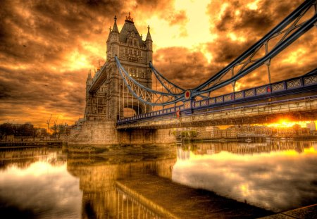 TOWER BRIDGE at DUSK - Englamd, dusk, photography, bridge