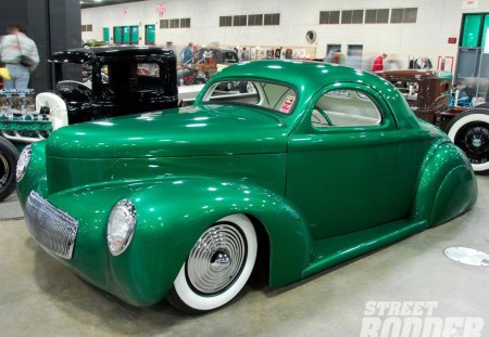 41 Willys - ford, green, white walls, clasic