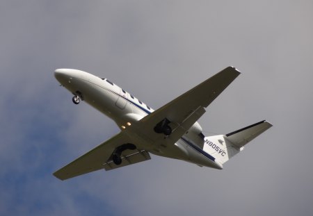 Private Aircraft Overhead - plane, private plane, jet, private jet