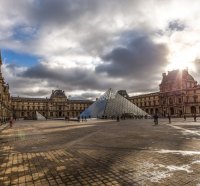 wondrous louvre museum in paris