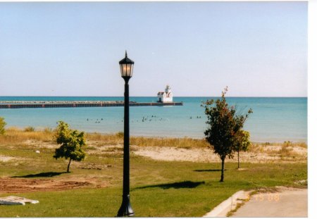 Kewaunee lighthouse - lighthouse, kewaunee, pier, great lakes