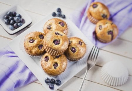 Cup cakes - cup cakes, fruits, delicious, food, snacks