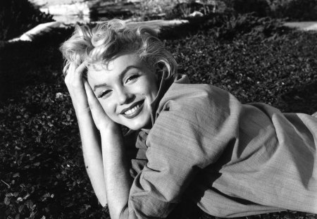 Marilyn Monroe - norma jeane mortenson, norma jeane, marilyn, marilyn monroe