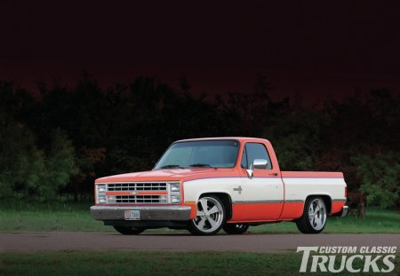 A Trucker’s Truck - Bowtie, Red, White, Gm