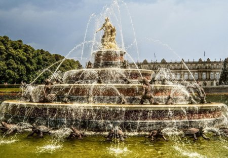 Beautiful Fountain - sky, fountain, statue, beautiful, water, architecture