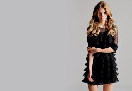 Mischa Barton - people, beautiful, dress, black dress, actresses, models, mischa barton, celebrity