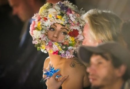 Lady Gaga - sexy, music, singer, art, beautiful, lady gaga, flowers, babe, pop