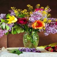 Vase with spring flowers