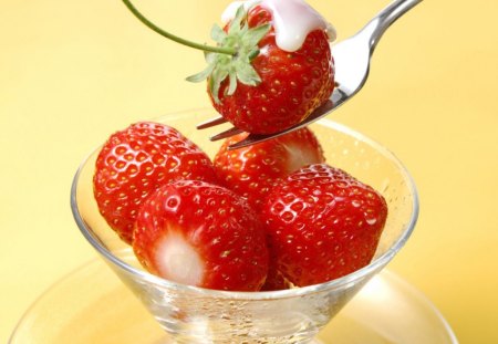 ~Yummy Desert~ - food, strawberry, desert, taste