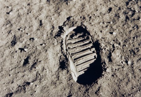 First Footprint on the Moon - moon, first footprint, footprint, apollo 11, niel armstrong