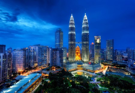 PETRONAS TWIN TOWERS,MALAYSIA - Night, towers, Malaysia, Kuala Lumpur, twin, Skyscrapers, City