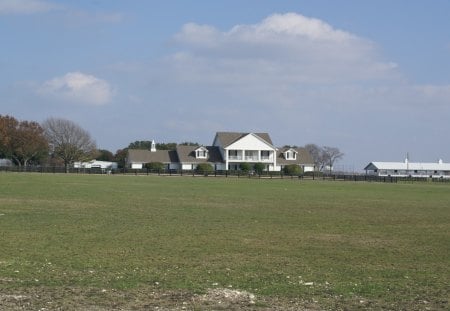 Southfork Ranch - farm, dallas, television, southfork, texas, entertainment, ewings, ranch, tv, jr