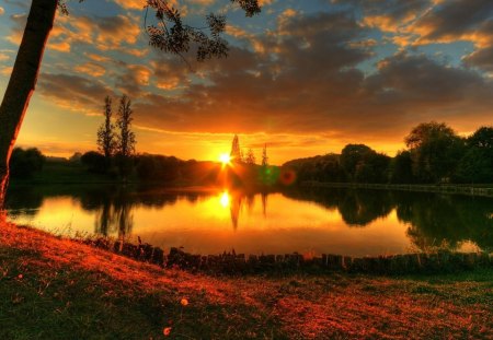 glorious sunset on a lake - Sunsets & Nature Background Wallpapers on ...