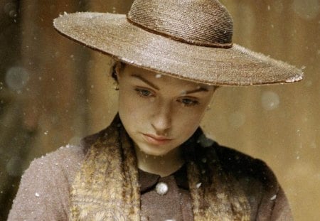 Daniela Denby-Ashe as Margaret Hale - woman, beauty, girl, hat, movie, margaret hale, tv series, north and south, daniela denby-ashe