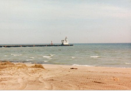 Kewaunee Pier - lighthouse, beach, Great lakes, pier