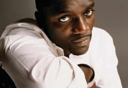 Akon - white, akon, black, singer, music, artist, man