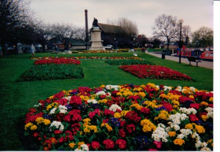 Strafford Upon Avon - Gardens, Memorial, England, UK Heritage