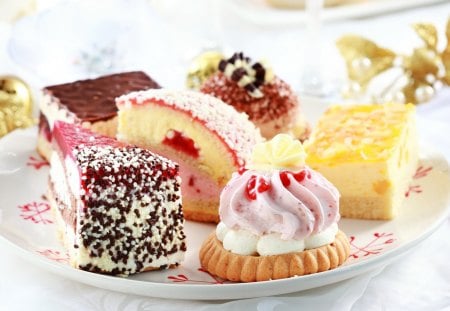 *** Yummy...!!! *** - cream, dessert, food, cakes, cake