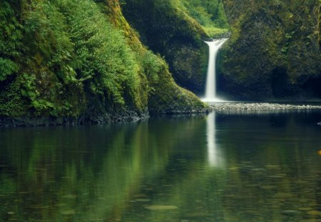 eagle creek falls in columbia river gorge oregon - gorge, green, falls, river