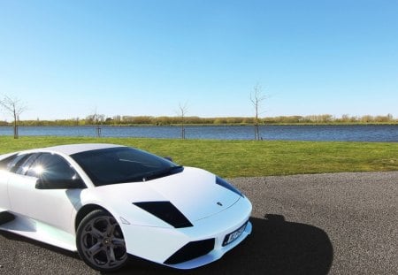 lamborghini cerca del river - car, road, lamborghini, river