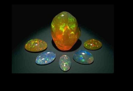 MEXICAN JELLY FIRE OPALS - fire at play, in opals