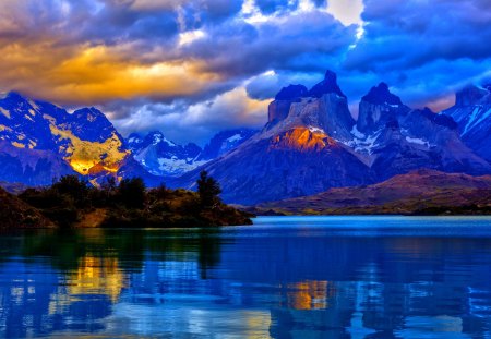 MOUNTAIN LAKE - lake, sky, landscape, mountain, oeans, mountains, wallpaper, nature, clouds, blue, patagonia argentina, new