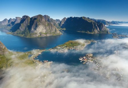 Incoming Mist - trees, islands, water, mountains, bay, lakes, clouds, blue, green