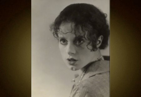 Elsa Lanchester04 - bride of frankenstein, murder by death, that darn cat, elsa lanchester