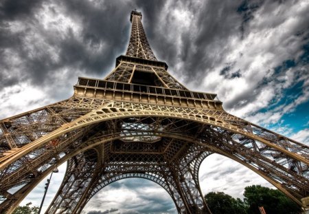 Eiffel Tower - cities, eiffel tower, graphics, paris, iron, tower, tall, france, i give up, clouds, sights