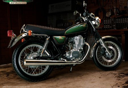 Yamaha SR400 - ride, bike, adventure, thrill