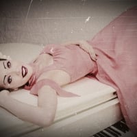 Pin Up Piano Girl