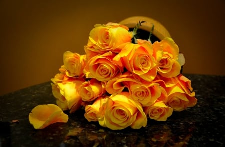 YELLOW ROSES - roses, bouquets, flowers, lovely, yellow, still life