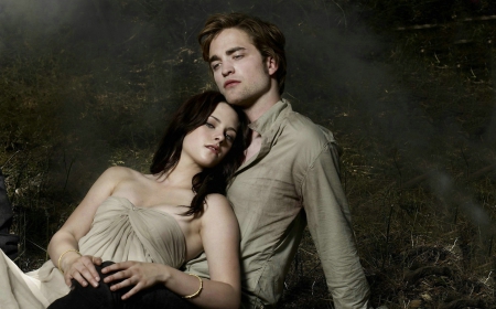 Bella and Edward - bella, twilight saga, edward, actress, girl, creature, kristen stewart, fantasy, movie, couple, woman, pattinson, love, robert, actor, vampire, man