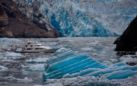 Yacht in Ice - ice, oceans, nature, glaciers, boats, yachts