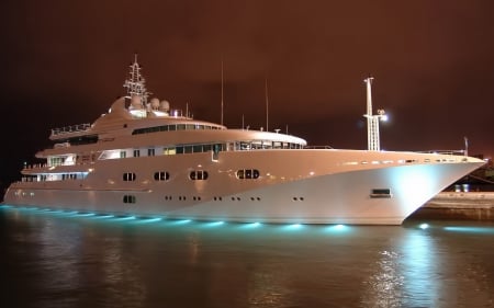 Luxurious Yacht - yacht, luxurious yacht, luxury yacht, yachting