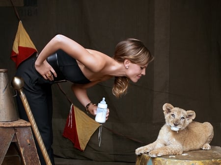 Hilary Swank - actress, lion, hilary swank, beautiful, hilary, model, swank