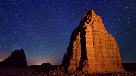 wonderful desert monument among the stars - night, desert, stars, cliff