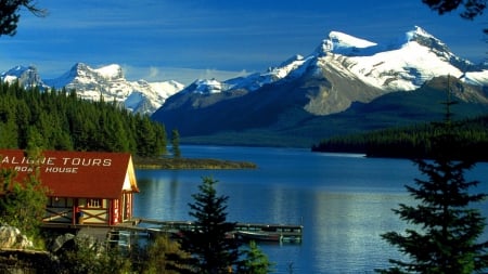 Maligne Lake,Jasper National Park, Alberta Canada - trees, water, blue, alberta, forest, reflection, architecture, canada, nature, green, maligne, lake, mountains, sky, building