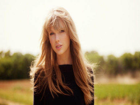 Taylor Swift - beauty, outdoor, green, model