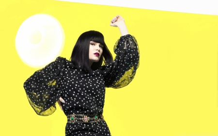 Jessie J - people, british, beautiful, dress, singer, entertainment, celebrity, music, songwriter, jessie j