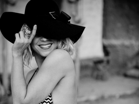 Shakira - hat, shakira, smile, single