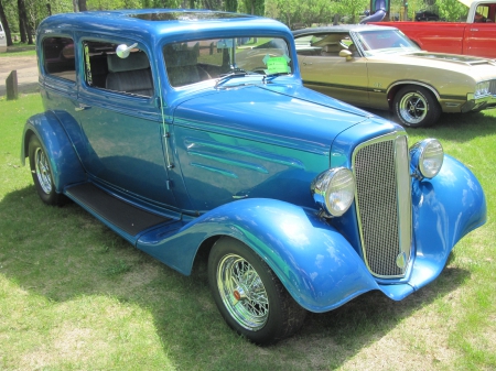 1935 Chevrolet Sedan at the park  - headlights, photography, Grills, Chevrolet, Blue