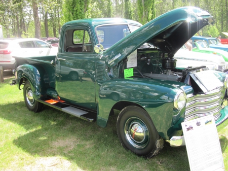 1953 Chevrolet pickup series 1300 - chevrolet, truck, photography, tires, black