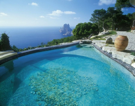 Perfect Pool in Greece - Paradise Pool